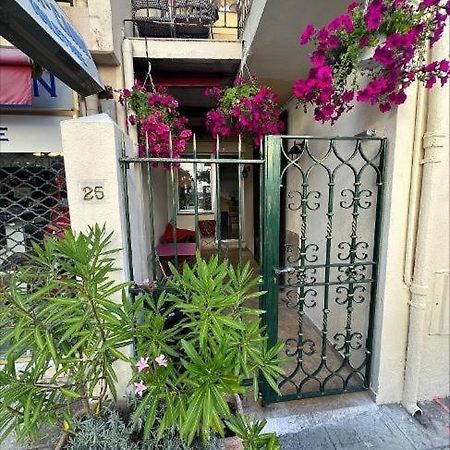 Hostel Crew Key West Antibes Exterior foto